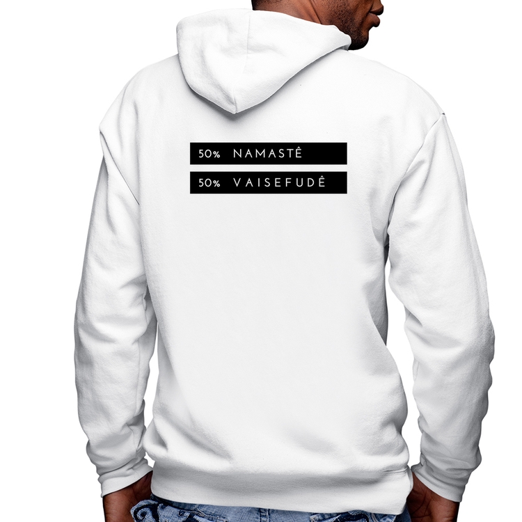 Blusa Moletom 50% Namastê 50% Vaisefudê Masculina com Capuz e Zíper - Branca