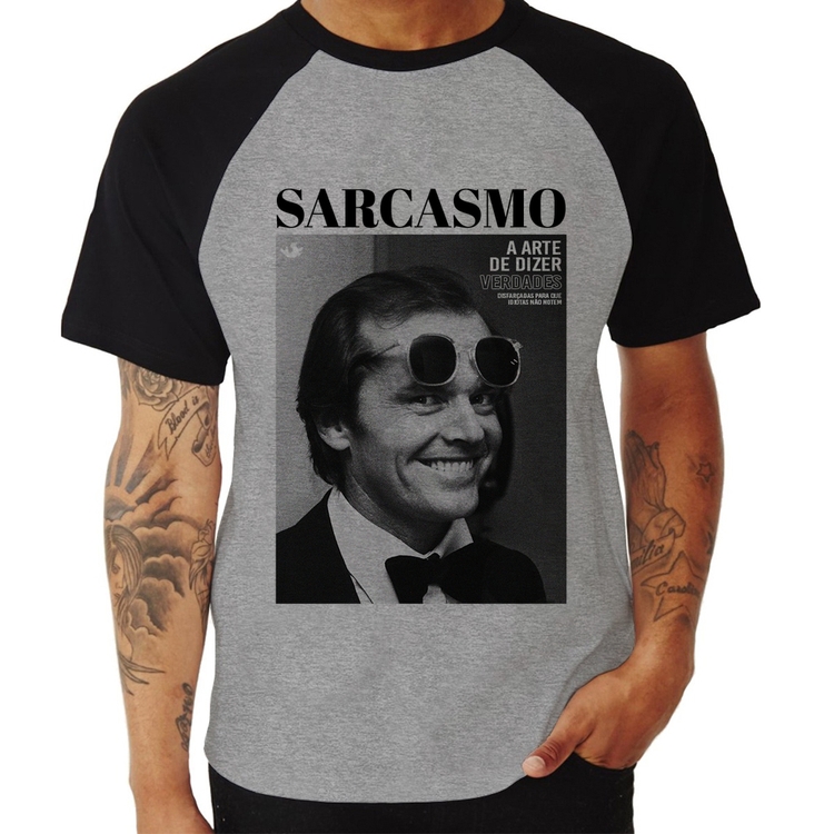 Camiseta Raglan A arte do sarcasmo - Cinza/Preto