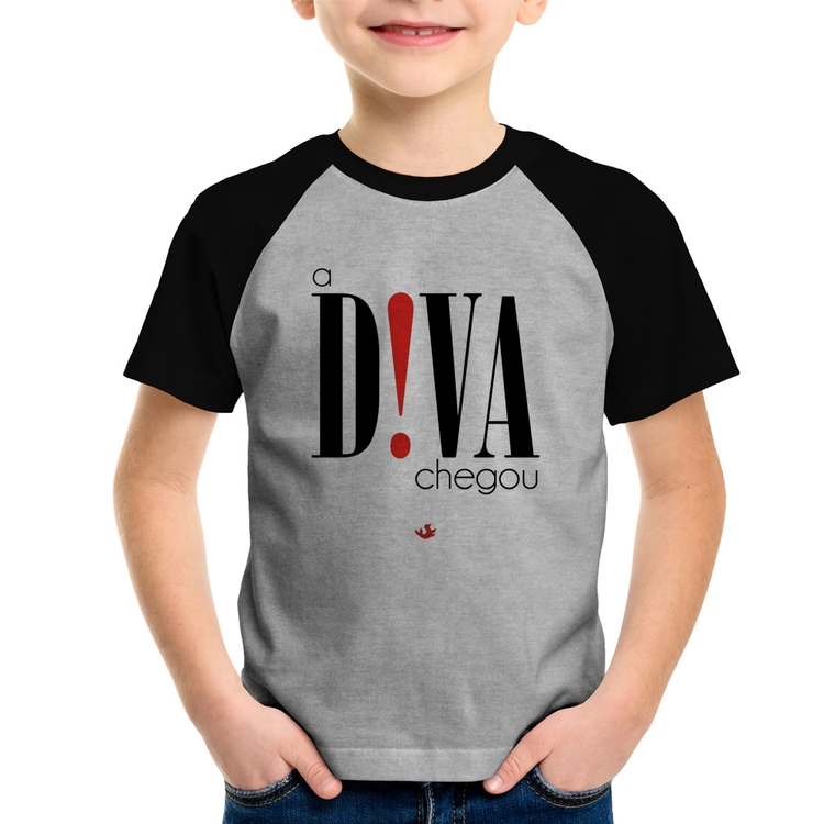 Camiseta Raglan Infantil A Diva Chegou - Cinza/Preto