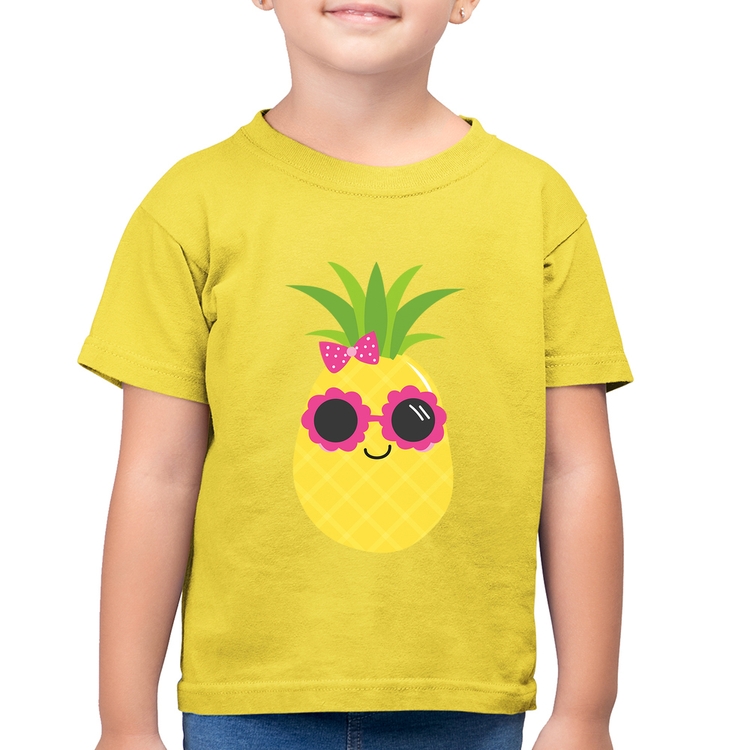Camiseta Algodão Infantil Abacaxi Óculos e Laço - Amarelo Canário