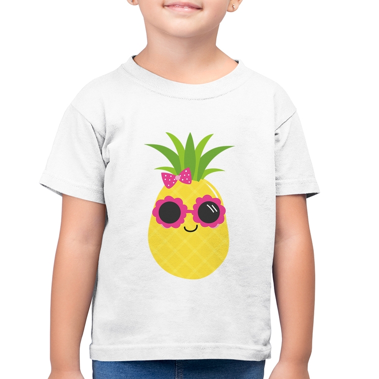 Camiseta Algodão Infantil Abacaxi Óculos e Laço - Branca