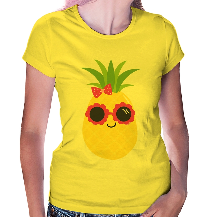 Baby Look Abacaxi Óculos e Laço - Amarela