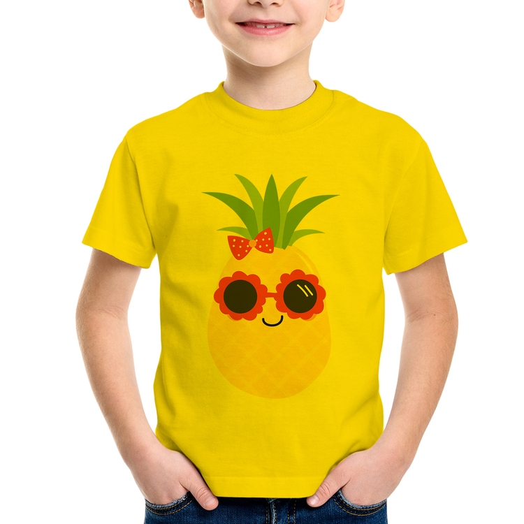 Camiseta Infantil Abacaxi Óculos e Laço - Amarela