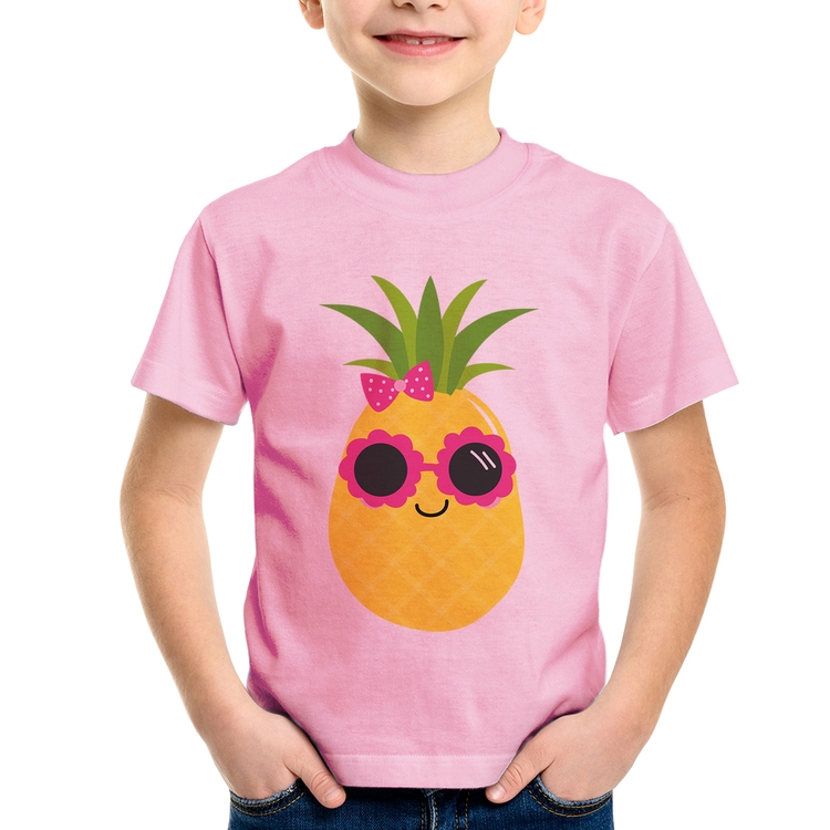 Camiseta Infantil Abacaxi Óculos e Laço - Rosa Bebê