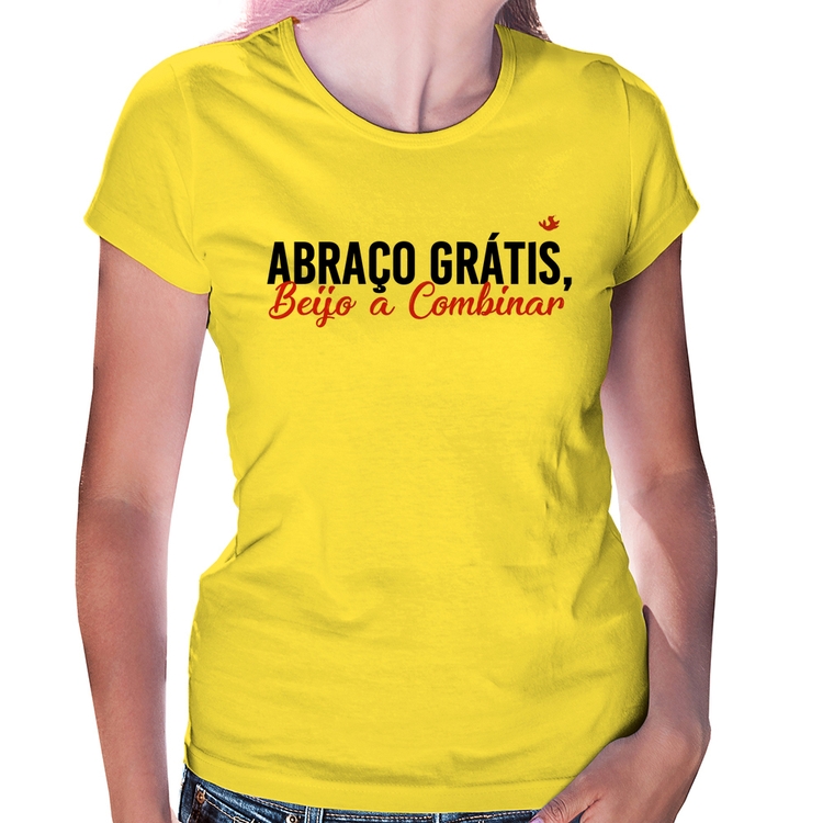 Baby Look Abraço grátis, beijo a combinar - Amarela