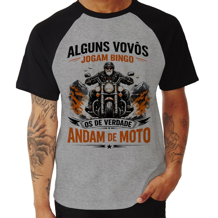 Camiseta Raglan Alguns vovôs jogam bingo, os de verdade andam de moto - Cinza/Preto