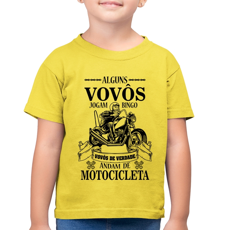 Camiseta Algodão Infantil Alguns vovôs jogam bingo, vovôs de verdade andam de motocicleta - Amarelo Canário