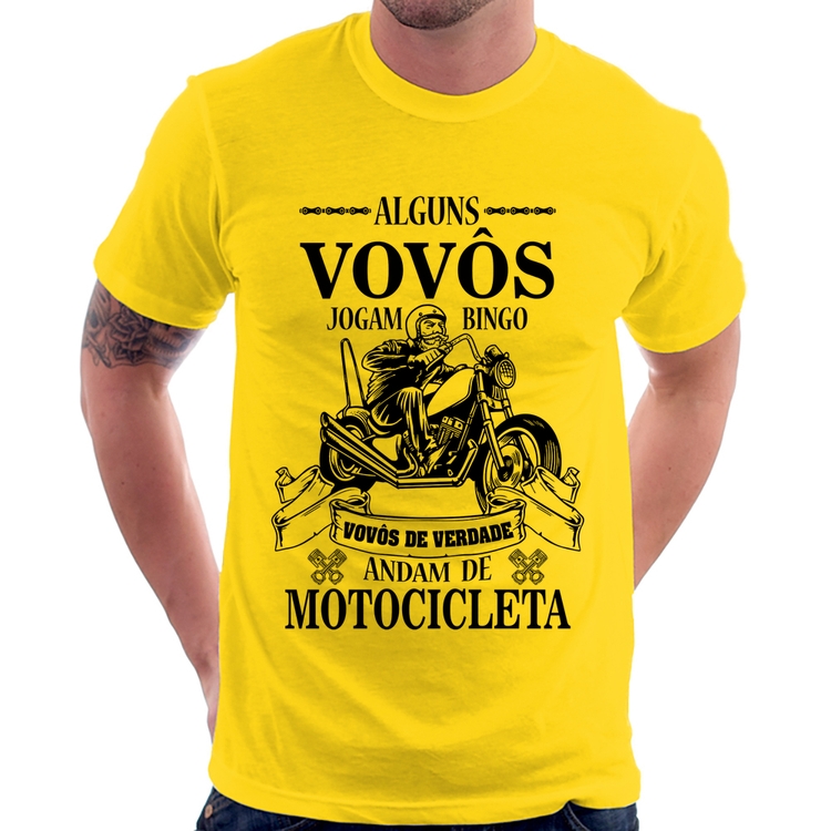 Camiseta Alguns vovôs jogam bingo, vovôs de verdade andam de motocicleta - Amarela