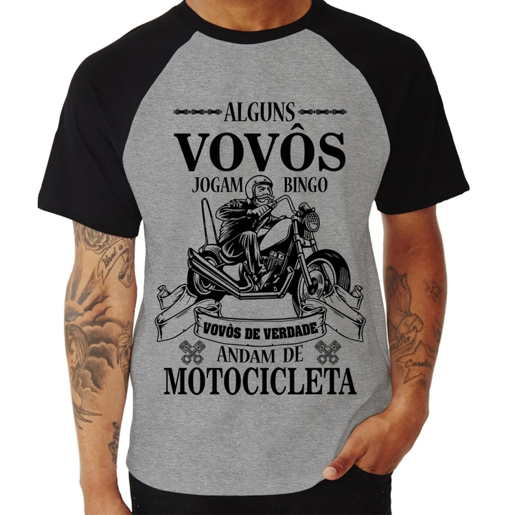 Camiseta Raglan Alguns vovôs jogam bingo, vovôs de verdade andam de motocicleta - Cinza/Preto