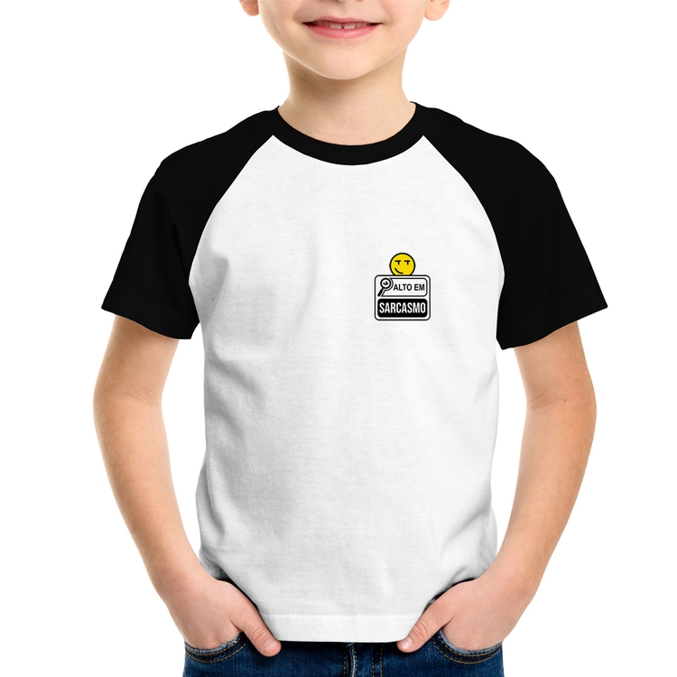 Camiseta Raglan Infantil Alto em Sarcasmo