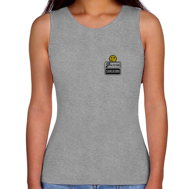 Regata Feminina Alto em Sarcasmo - Cinza