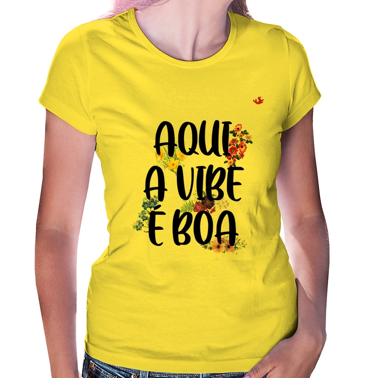 Baby Look Aqui a vibe é boa - Amarela