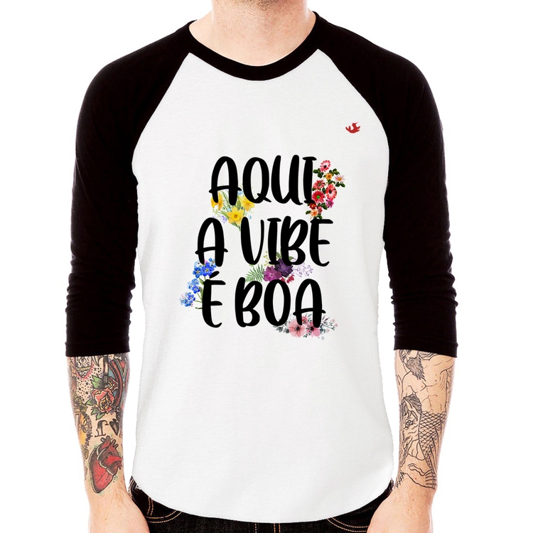 Camiseta Raglan Aqui a vibe é boa Manga 3/4