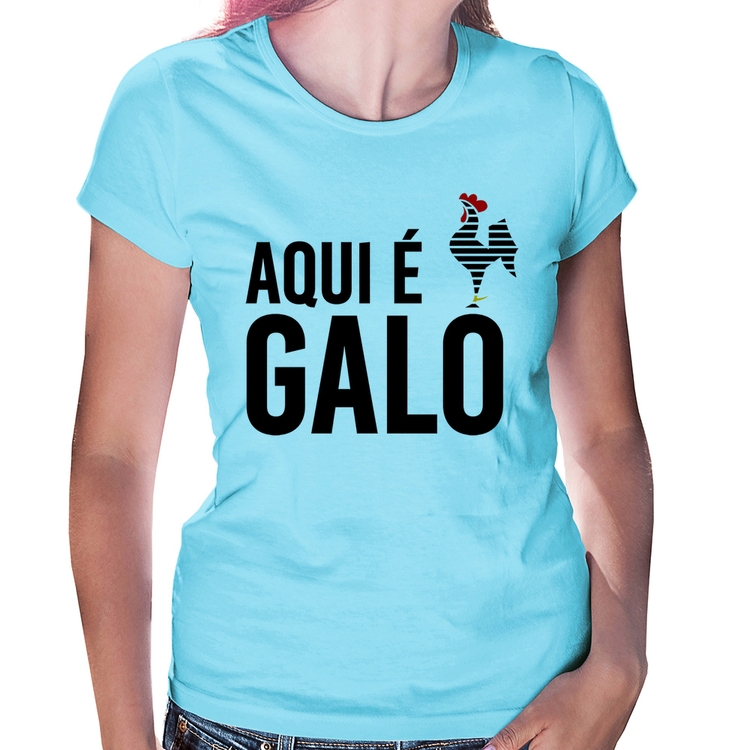 Baby Look Aqui é galo - Azul Bebê