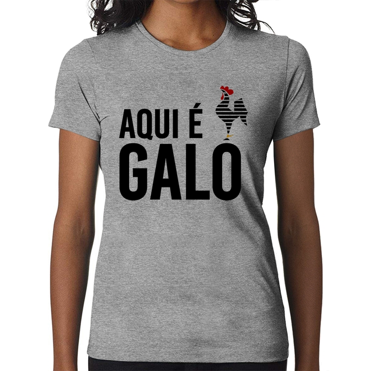 Baby Look Aqui é galo - Cinza