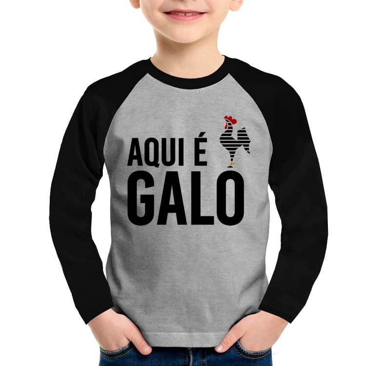 Camiseta Raglan Infantil Aqui é galo Manga Longa - Cinza/Preto