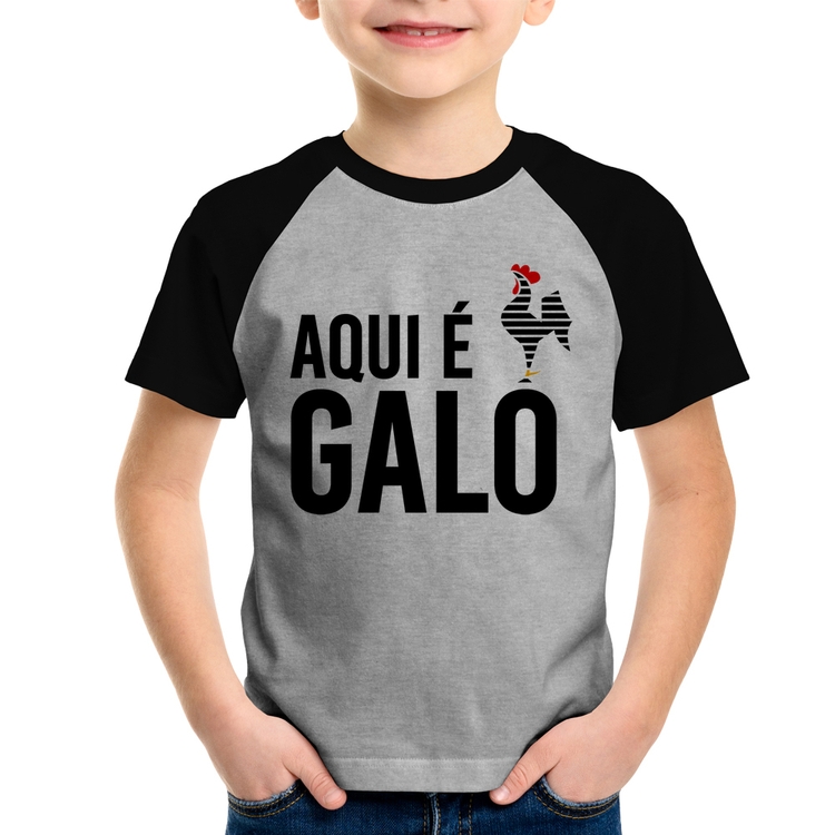 Camiseta Raglan Infantil Aqui é galo - Cinza/Preto
