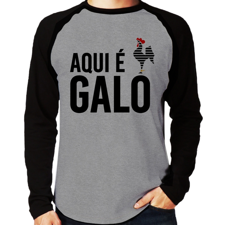 Camiseta Raglan Aqui é galo Manga Longa - Cinza/Preto
