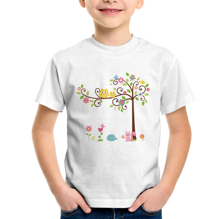 Camiseta Infantil Árvore Flores E Animais