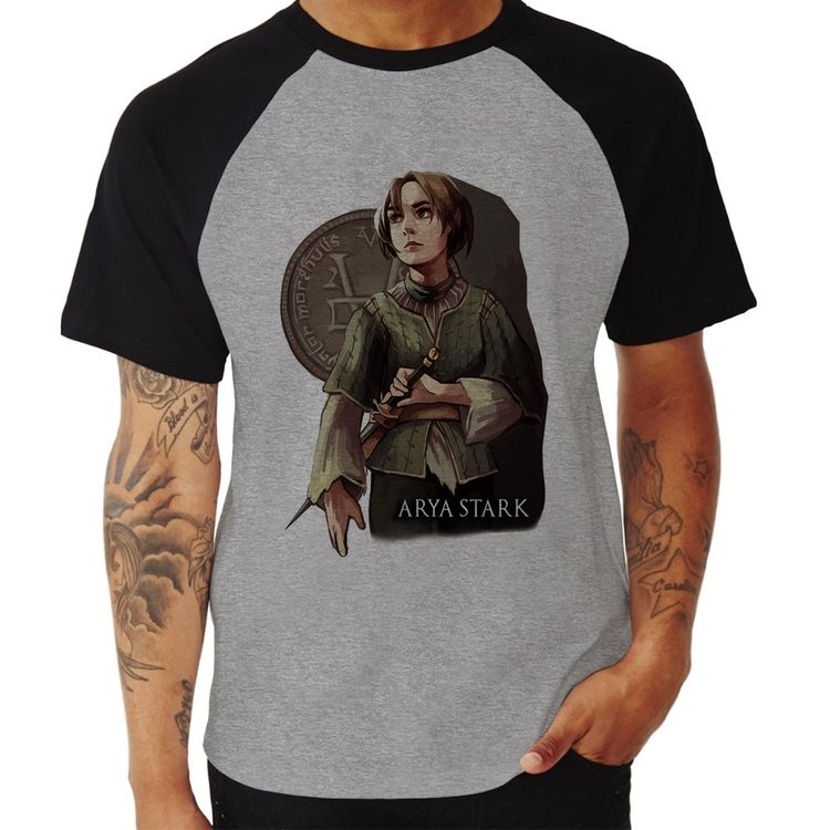 Camiseta Raglan Arya Stark Valar Morghulis - Cinza/Preto