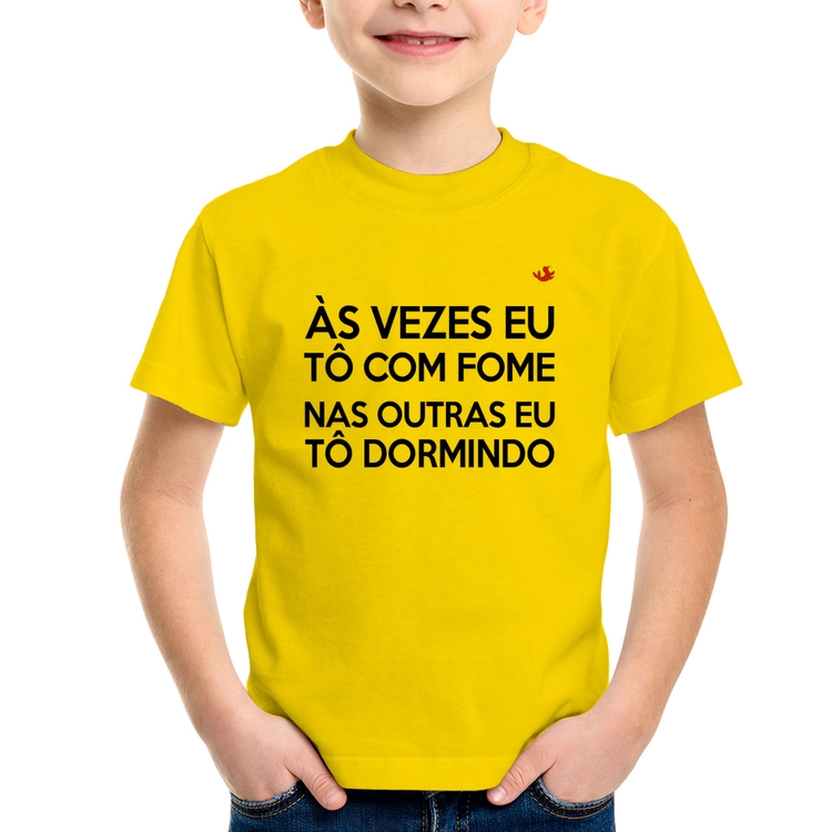Camiseta Infantil Às vezes eu tô com fome, nas outras eu tô dormindo - Amarela