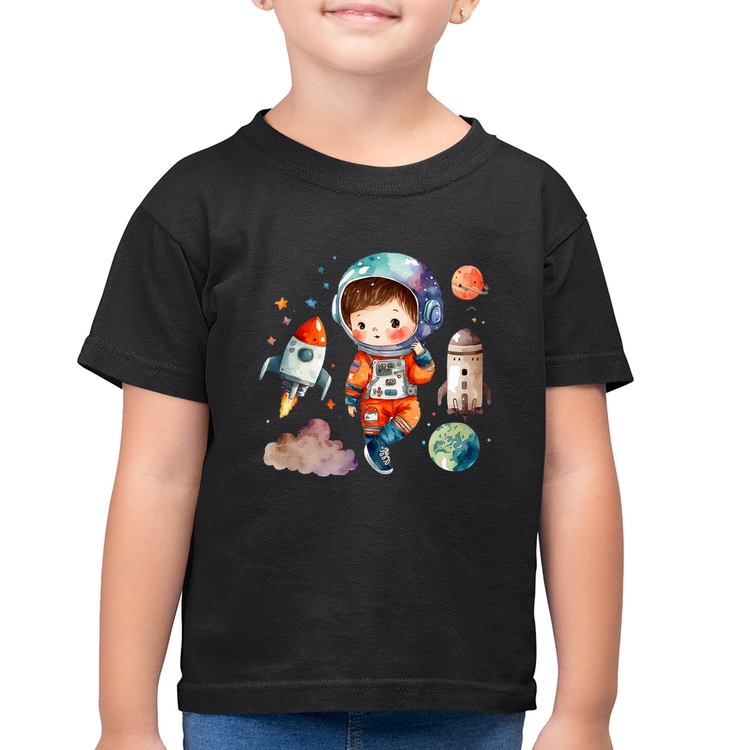 Camiseta Algodão Infantil Astronauta Criança e Foguetes
