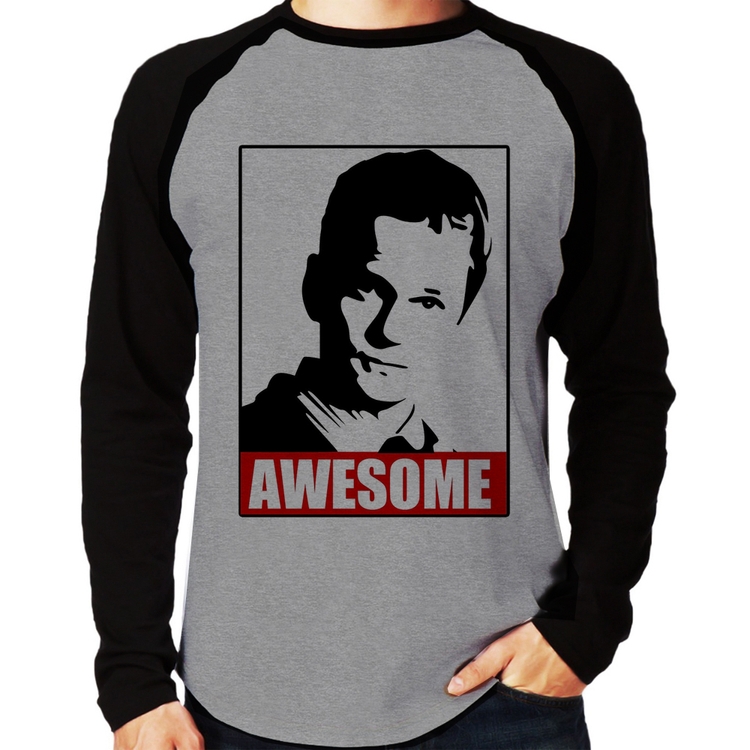 Camiseta Raglan Awesome Barney Stinson Manga Longa - Cinza/Preto