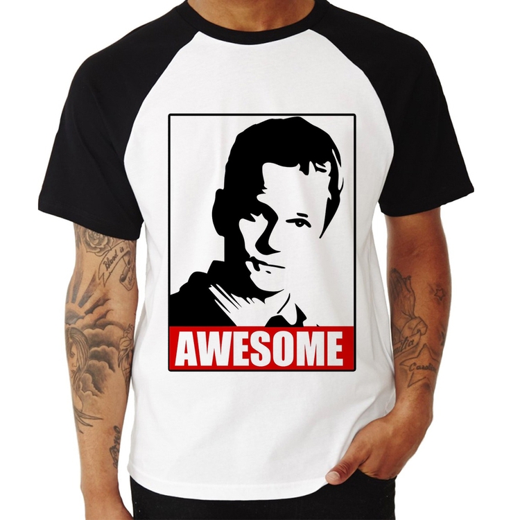 Camiseta Raglan Awesome Barney Stinson
