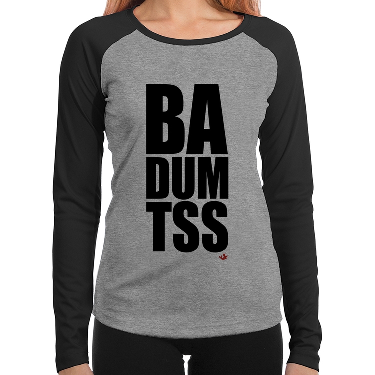 Baby Look Raglan BA DUM TSS Manga Longa - Cinza/Preto
