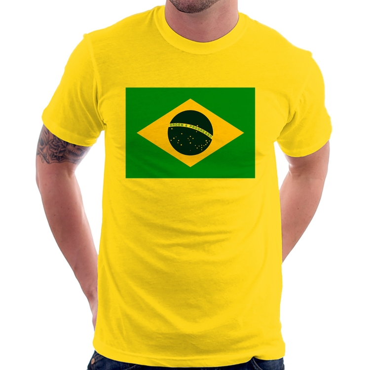 Camiseta Bandeira Brasil - Amarela