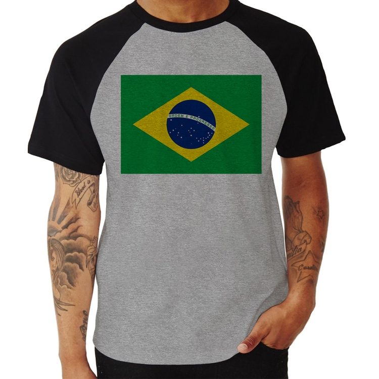 Camiseta Raglan Bandeira Brasil - Cinza/Preto