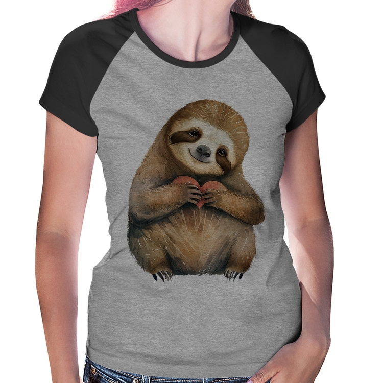 Baby Look Raglan Bicho Preguiça Coração - Cinza/Preto