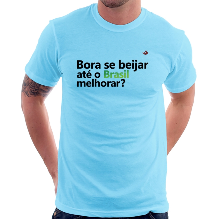 Camiseta Bora se beijar até o Brasil melhorar? - Azul Bebê