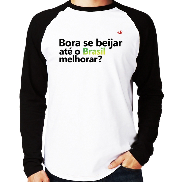 Camiseta Raglan Bora se beijar até o Brasil melhorar? Manga Longa