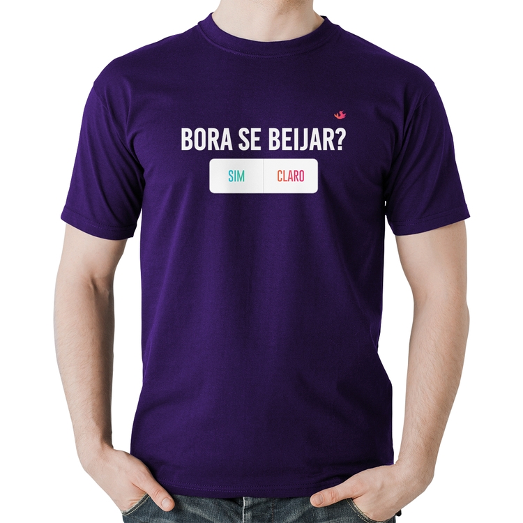 Camiseta Algodão Bora se beijar? Sim ou Claro - Roxa