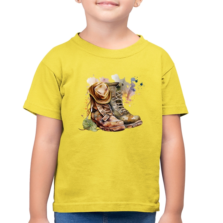 Camiseta Algodão Infantil Botas e Chapéu Retrô - Amarelo Canário