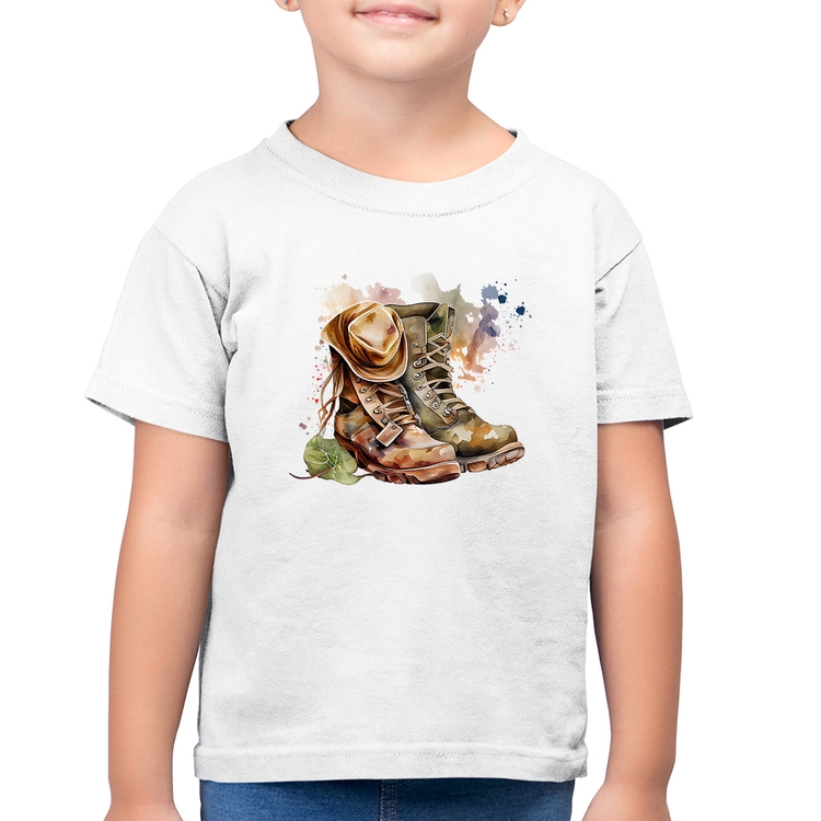 Camiseta Algodão Infantil Botas e Chapéu Retrô - Branca