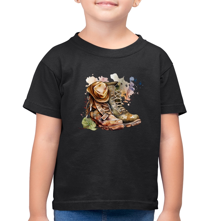 Camiseta Algodão Infantil Botas e Chapéu Retrô