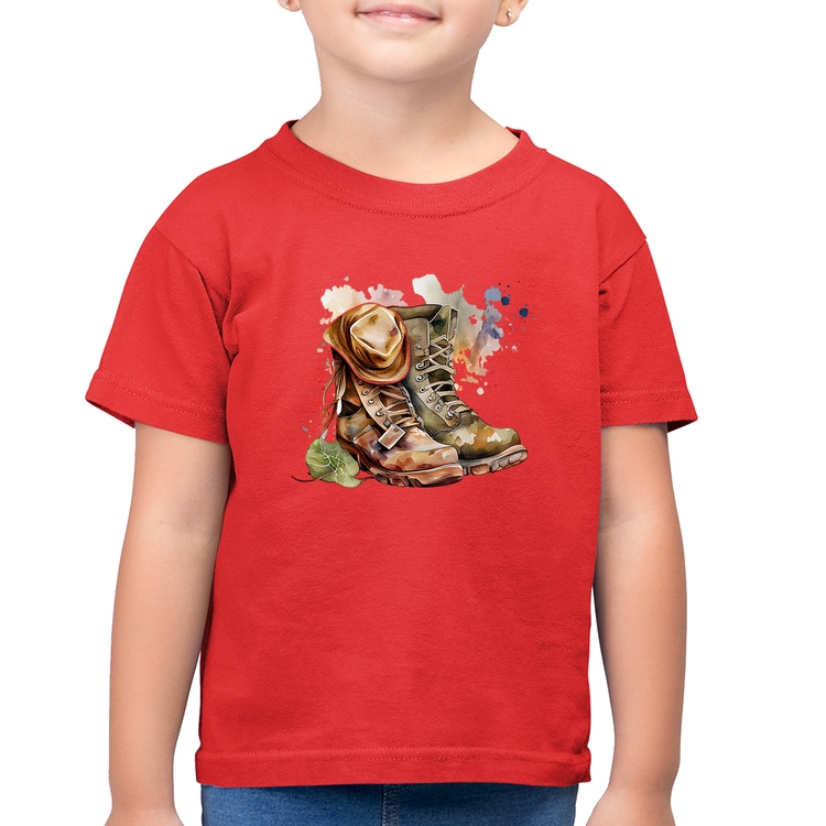 Camiseta Algodão Infantil Botas e Chapéu Retrô - Vermelha