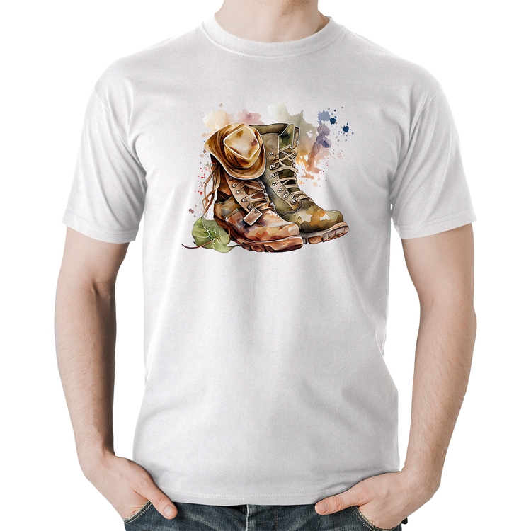 Camiseta Algodão Botas e Chapéu Retrô - Branca