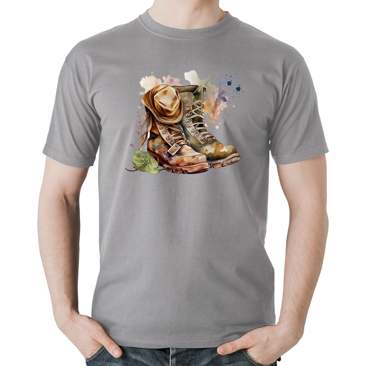 Camiseta Algodão Botas e Chapéu Retrô - Cinza