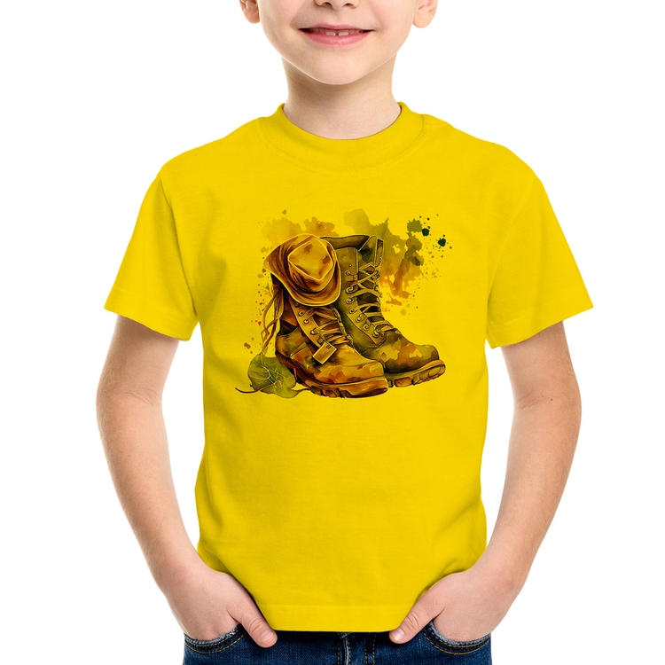 Camiseta Infantil Botas e Chapéu Retrô - Amarela