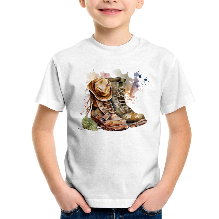 Camiseta Infantil Botas e Chapéu Retrô