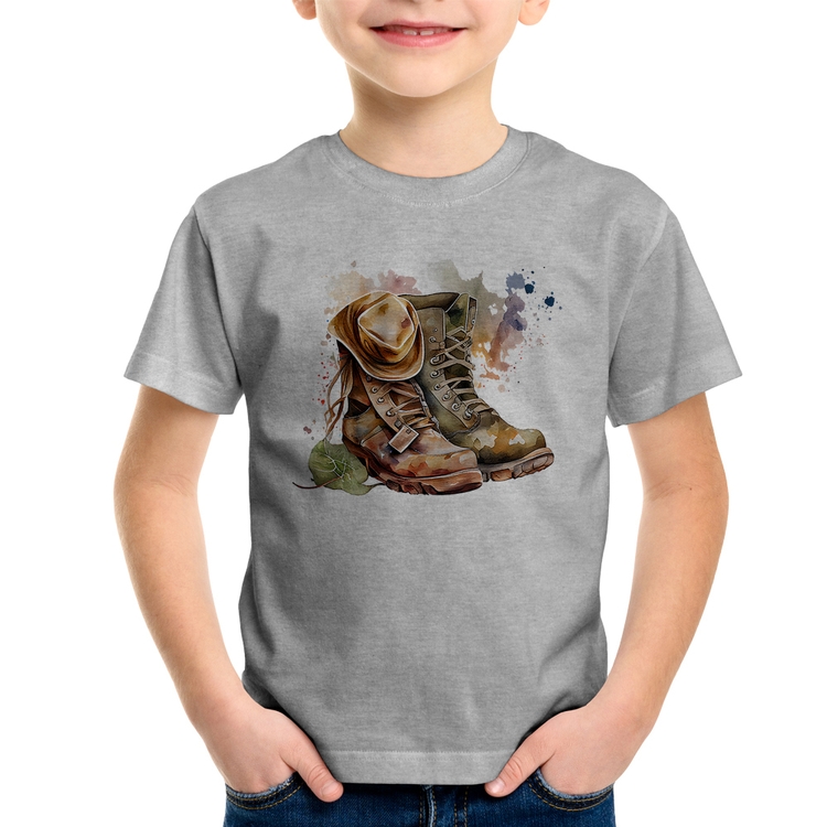 Camiseta Infantil Botas e Chapéu Retrô - Cinza