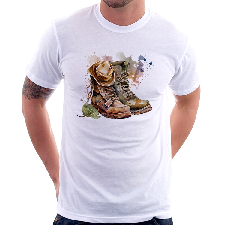 Camiseta Botas e Chapéu Retrô