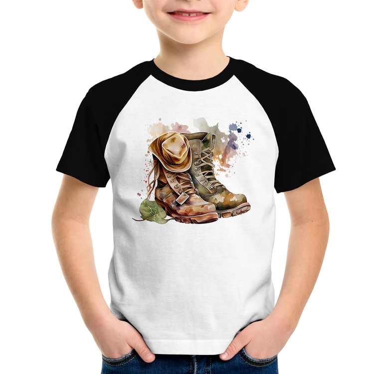 Camiseta Raglan Infantil Botas e Chapéu Retrô