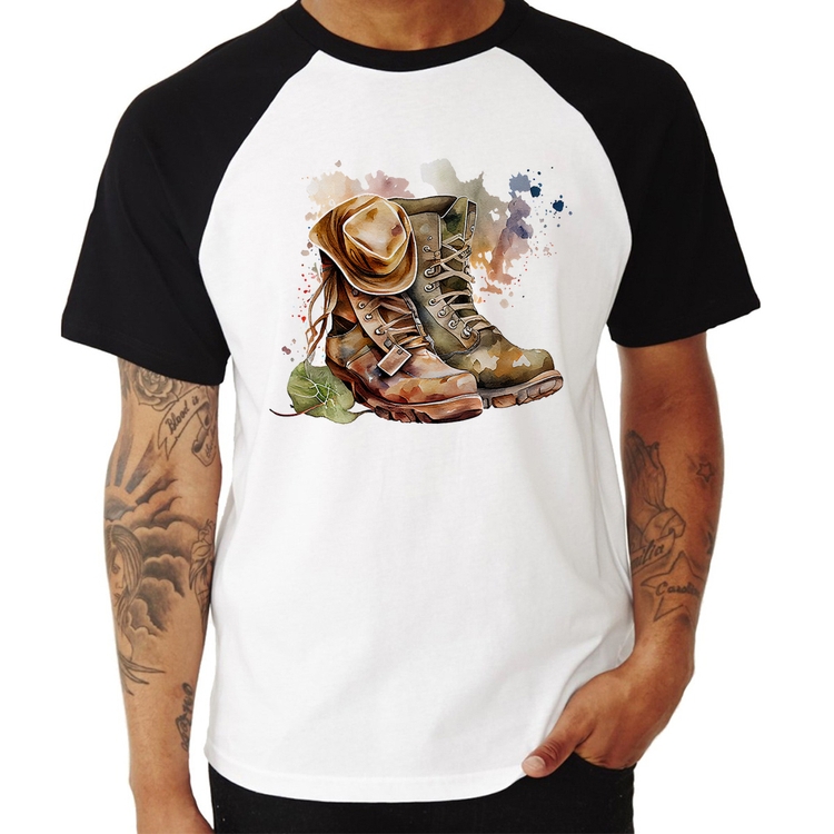 Camiseta Raglan Botas e Chapéu Retrô