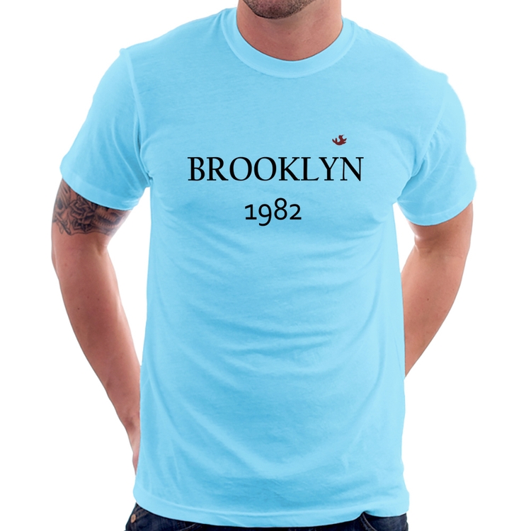 Camiseta Brooklyn 1982 - Azul Bebê