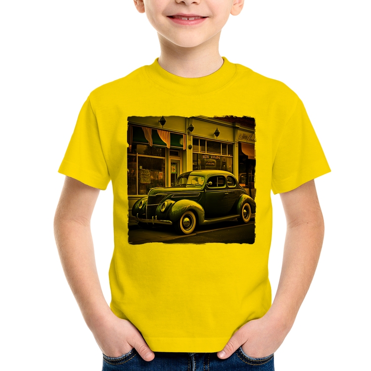 Camiseta Infantil Carro clássico na cidade - Amarela