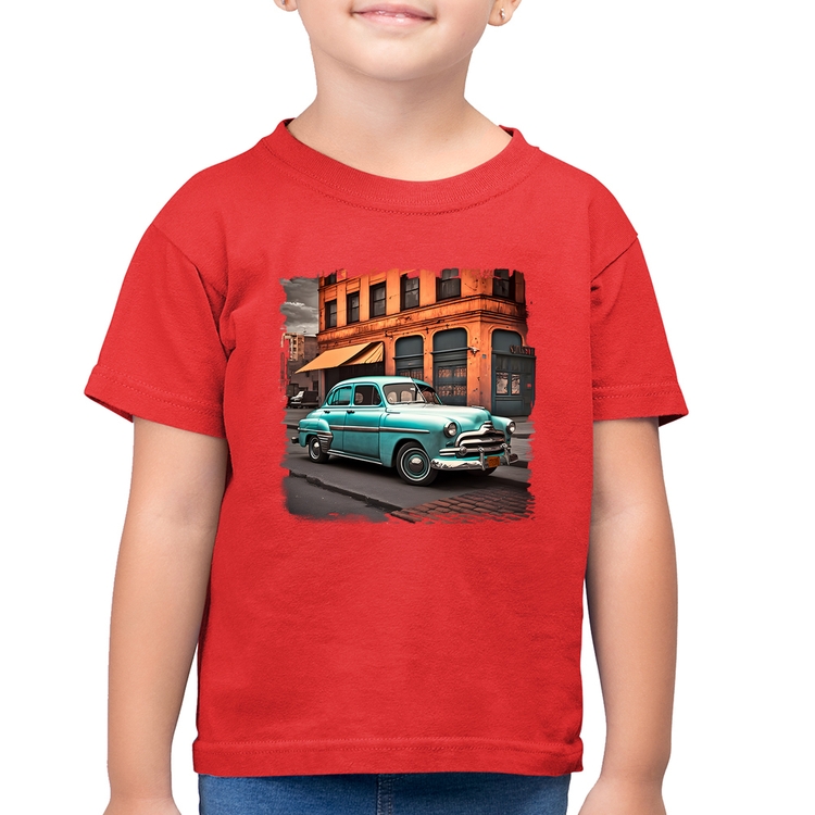 Camiseta Algodão Infantil Carro retrô na cidade - Vermelha